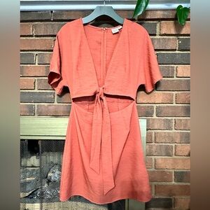 🛍️ some days lovin  cute open tummy dress. New condition never worn.